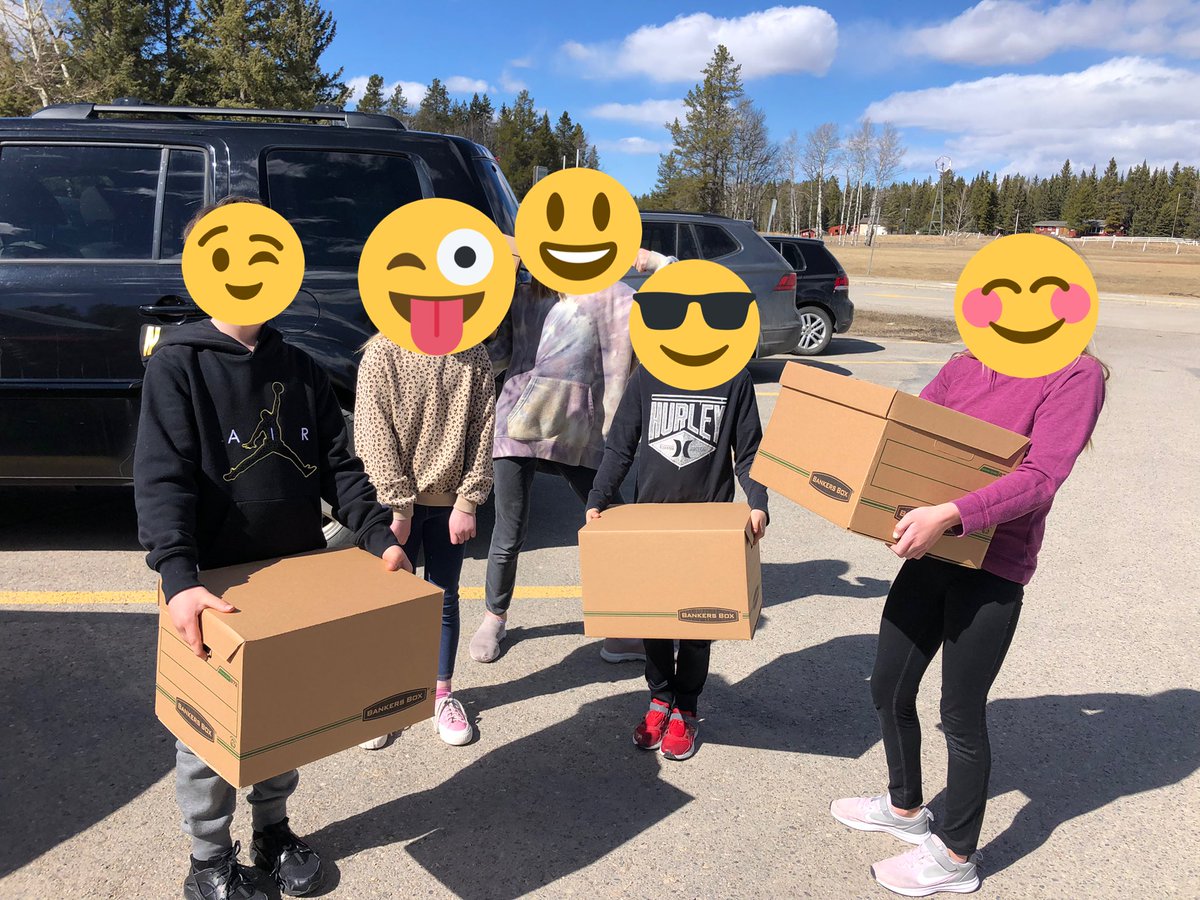 Thanks you to <a href="/CCISAB/">CCIS</a> for an enlightening presentation on the wonderful work you do to improve the lives of so many! To help in their own way, <a href="/bandedpeakrvs/">Banded Peak School</a> 3/4 students made welcome packages for children coming to Canada as refugees. #rvsed #giftoftime