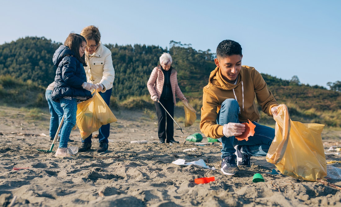 GrayIsGreen's tweet photo. Happy Earth Month! Become a climate communicator - https://t.co/iSJF02Pcl7 https://t.co/2b3YiGwl27