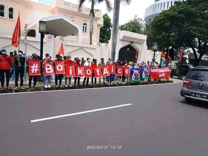 jaedi09's tweet photo. #TolakAiceSponsorPialaDuniaQatar
#TolakAICEsponsorpialaduniaQatar 
#BoikotAice
es krim aice manis,tpi tak semanis buhurnya.. https://t.co/HpdGnv98jX