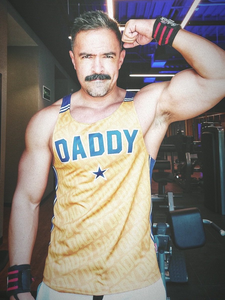 don_ocasas's tweet photo. Hoy el entreno fué de #DaddyRealness con @ESTEVEZBRAND https://t.co/n1kKZIrkYZ