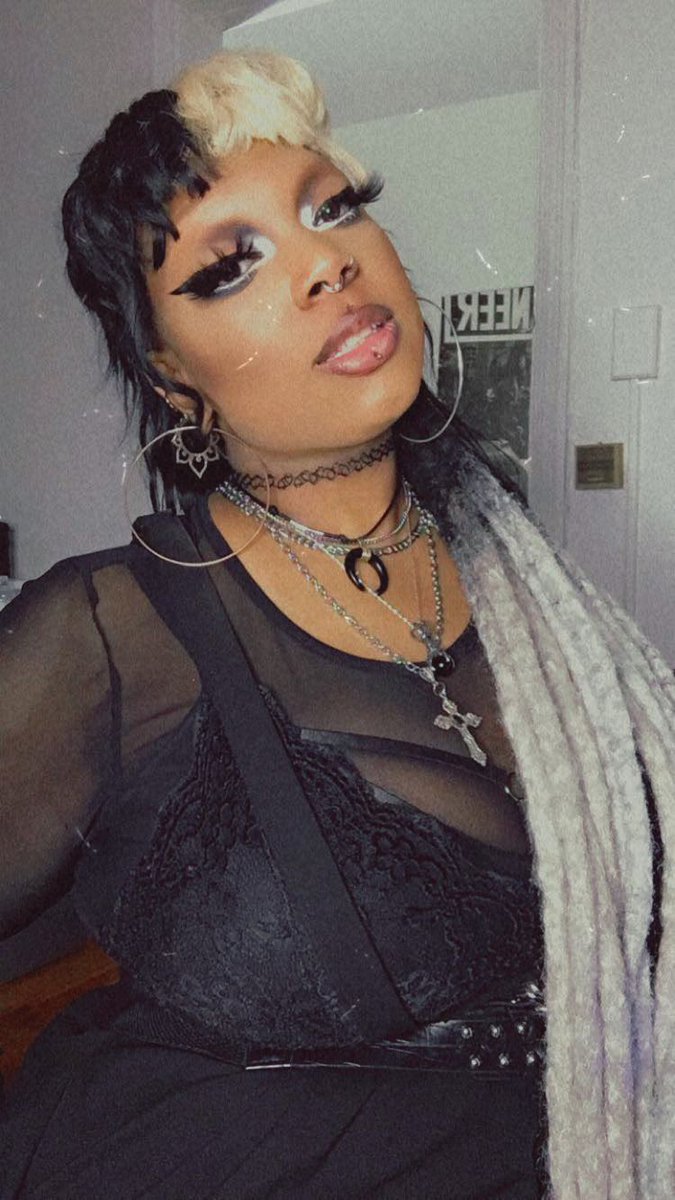 GothGoodies's tweet photo. 𝙱𝚎𝚎𝚗 𝚝𝚑𝚊𝚝 𝚋𝚒𝚝𝚌𝚑. 𝚂𝚝𝚒𝚕𝚕 𝚝𝚑𝚊𝚝 𝚋𝚒𝚝𝚌𝚑. 😉 ✨ 

• findom • femdom • domme • ebonydomme • queen • goddess • mistress • superior • brat • https://t.co/TPwZSwVsP2