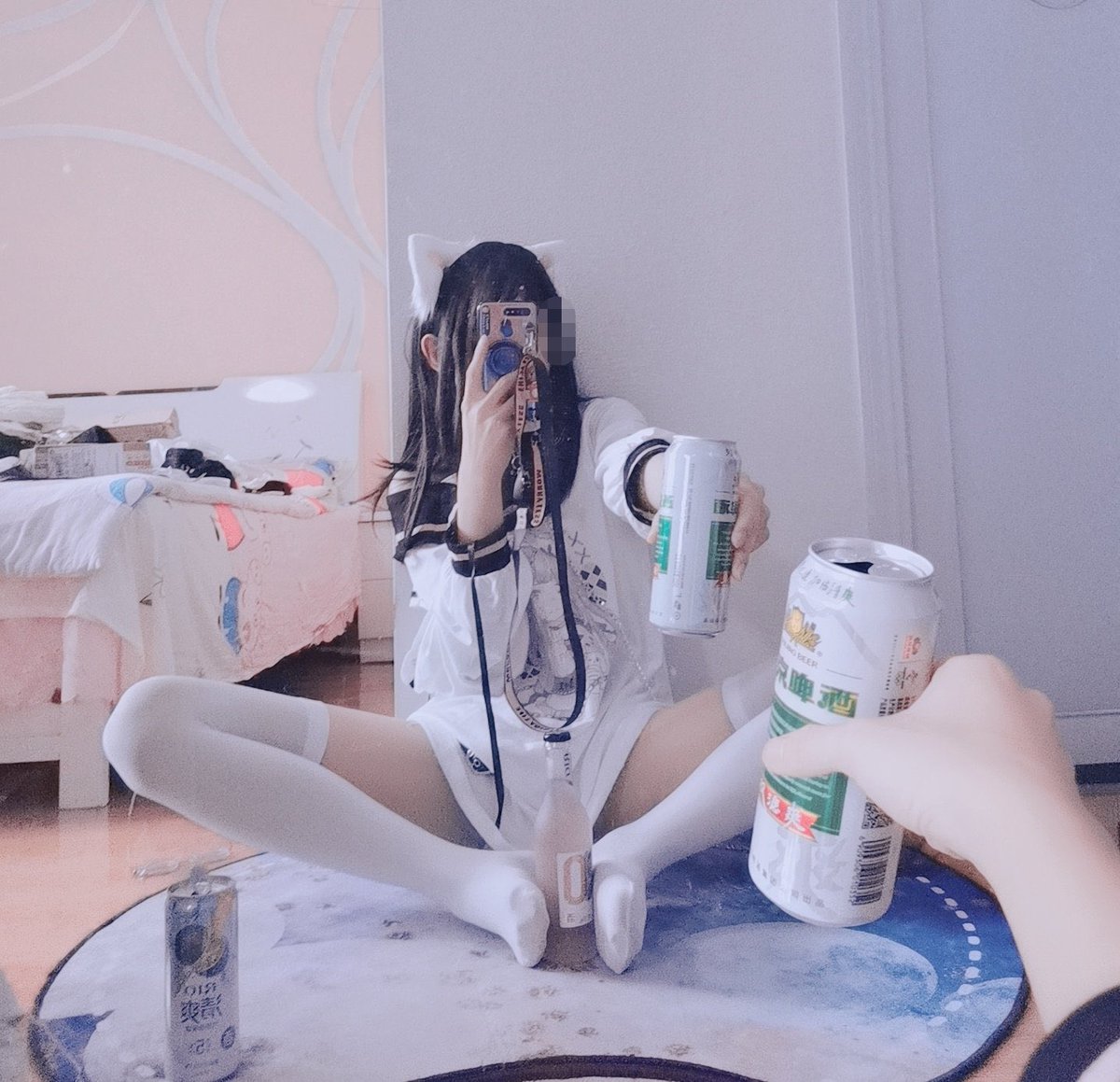 cd84889696's tweet photo. 哥哥喝饮料🥤 https://t.co/XVidS7MvEO