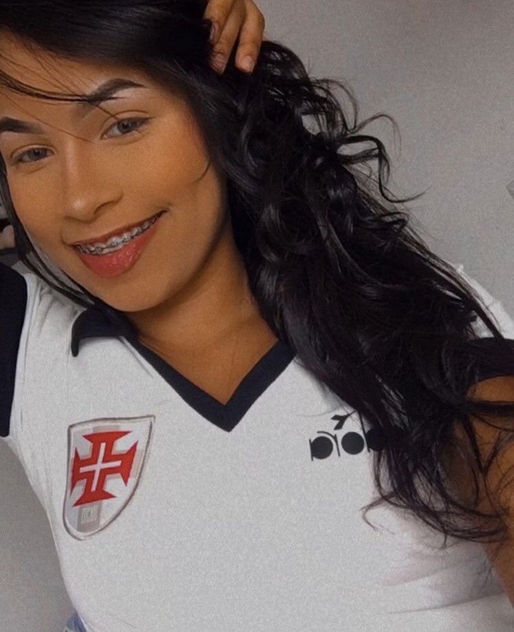 AilaresS2's tweet photo. eu amo essa camisa 🥺😍💢💍 https://t.co/1ZgcJIHLp5