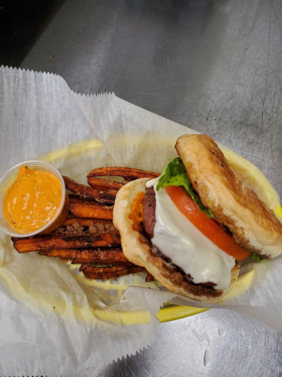 The Jungle (@thejunglecmc) on Twitter photo #PlantBased #vegetarian <a href="/beyondmeat/">Beyond Meat</a> #burger. Eat sustainably at #TheJungle with #vegan options and no #RedMeat or #mammals ever.
.
Support #localmusicians at the free #OpenMic & #Karaoke every Wednesday 7pm & 10pm.
.
#EDM #concert tomorrow w #LiveMusic by @kylegoldsteinmakesmusic #PlantBased #vegetarian <a href="/beyondmeat/">Beyond Meat</a> #burger. Eat sustainably at #TheJungle with #vegan options and no #RedMeat or #mammals ever.
.
Support #localmusicians at the free #OpenMic & #Karaoke every Wednesday 7pm & 10pm.
.
#EDM #concert tomorrow w #LiveMusic by @kylegoldsteinmakesmusic