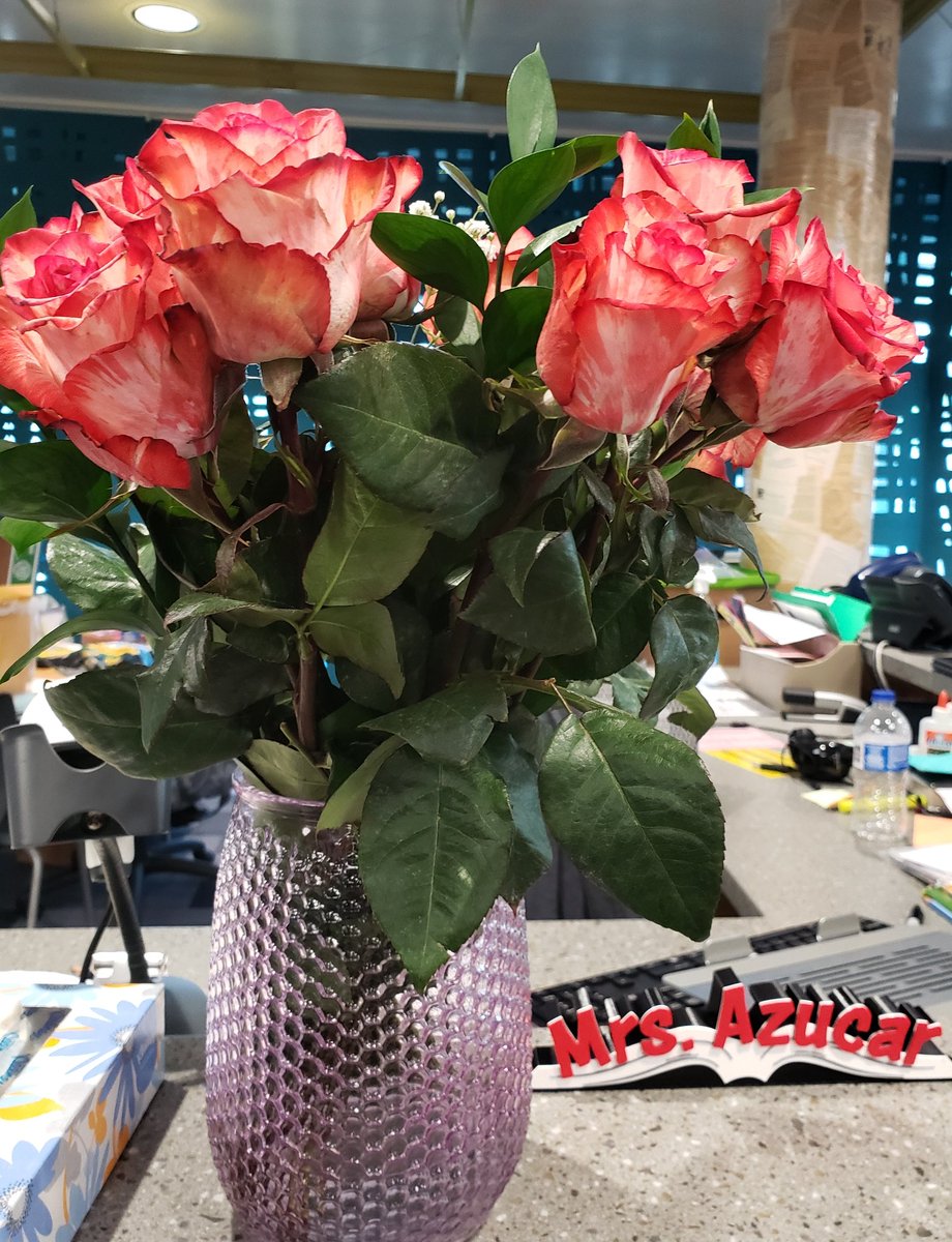 What an awesome start to my day. The morning started with a recorded message from my self-proclaimed BFF, <a href="/JBerckemeyer/">Jack Berckemeyer</a>. As if that wasn't enough, Mrs. Morris delivered beautiful roses and delicious popcorn. ❤❤❤ <a href="/Smsvcs1/">Southwestern Middle School</a> <a href="/inspiredAP/">Jacquese Copeland</a> #oklahomawatchout #smsmedia