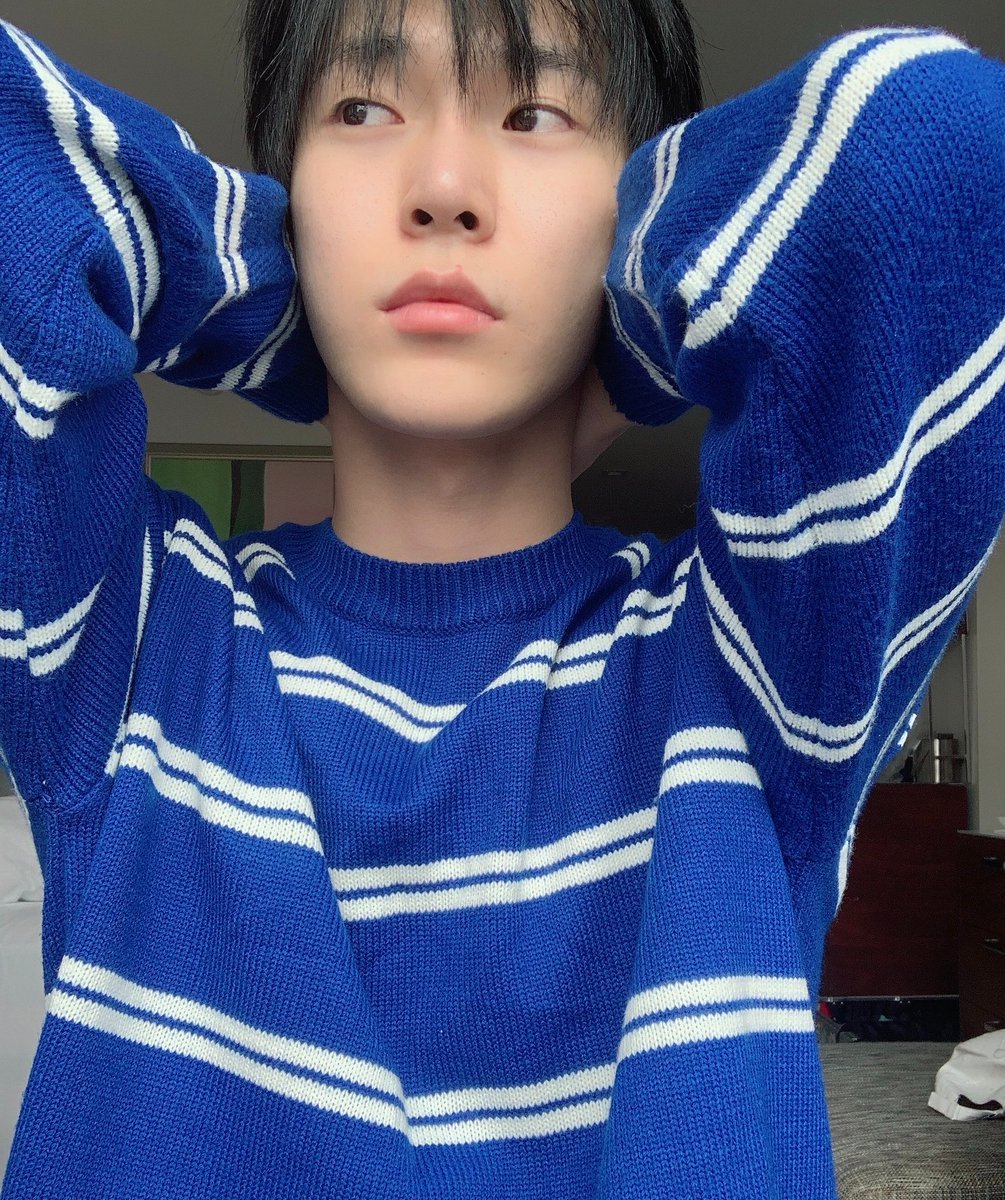 thezoneoffcl's tweet photo. Jamás me quedaría sin ver a @ltsmeSUHO porque todo lo que hace es arte y es necesario recordarle que estos #2yWSUHO han sido los mejores de mi vida con #SHsSpring. Te deseo muchísimo éxito en todo lo que venga ¡eres el mejor! ♡

𝚍𝚎𝚋𝚞𝚐𝚐𝚒𝚗𝚐 ★ #𝐒OUL .𝚣𝚒𝚙 🐇 ! https://t.co/JPSSF3b6ND