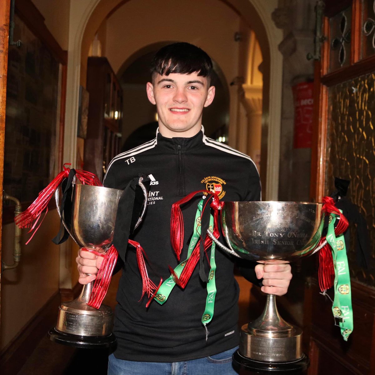 eunan_s's tweet photo. Massive congrats to @Tiernanbrown2 who won his 2nd Dr Tony O’Neill All Ireland medal today after the school’s 3-2 win over De Lá Salle, Waterford to add to his medal from 2020. Some achievement.👏👏⚽️⚫️🔴 https://t.co/Mm1jp0PaXP