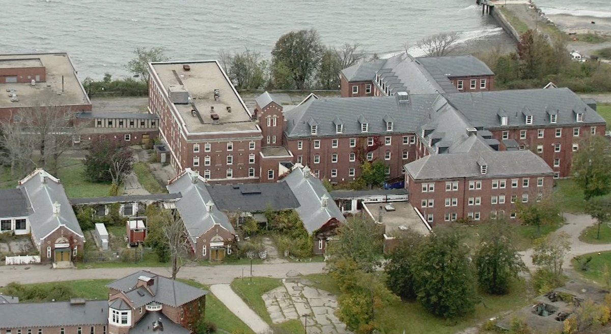 'Everything Is On The Table': Boston, Quincy Mayors To Discuss Long Island Treatment Center Access <a href="/BethWBZ/">Beth Germano</a> reports boston.cbslocal.com/2022/04/06/bos…
