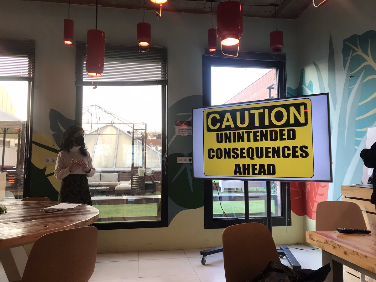 laiavivesadrian's tweet photo. Avui segona jornada sobre la Teoria de la Complexitat del “Systems Innovation Learning Journey” organitzat per @Sys_innovation BCN Hub.
“El pensament analític no funciona pels problemes complexos” https://t.co/drXXmKMFNp
