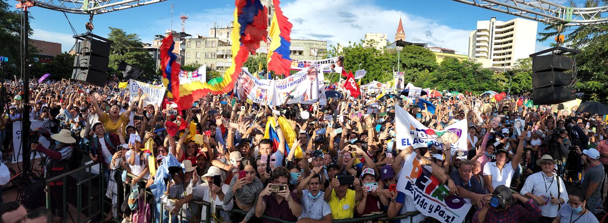 petrogustavo's tweet photo. Lleno total en Neiva. https://t.co/EIoCc3uOnO