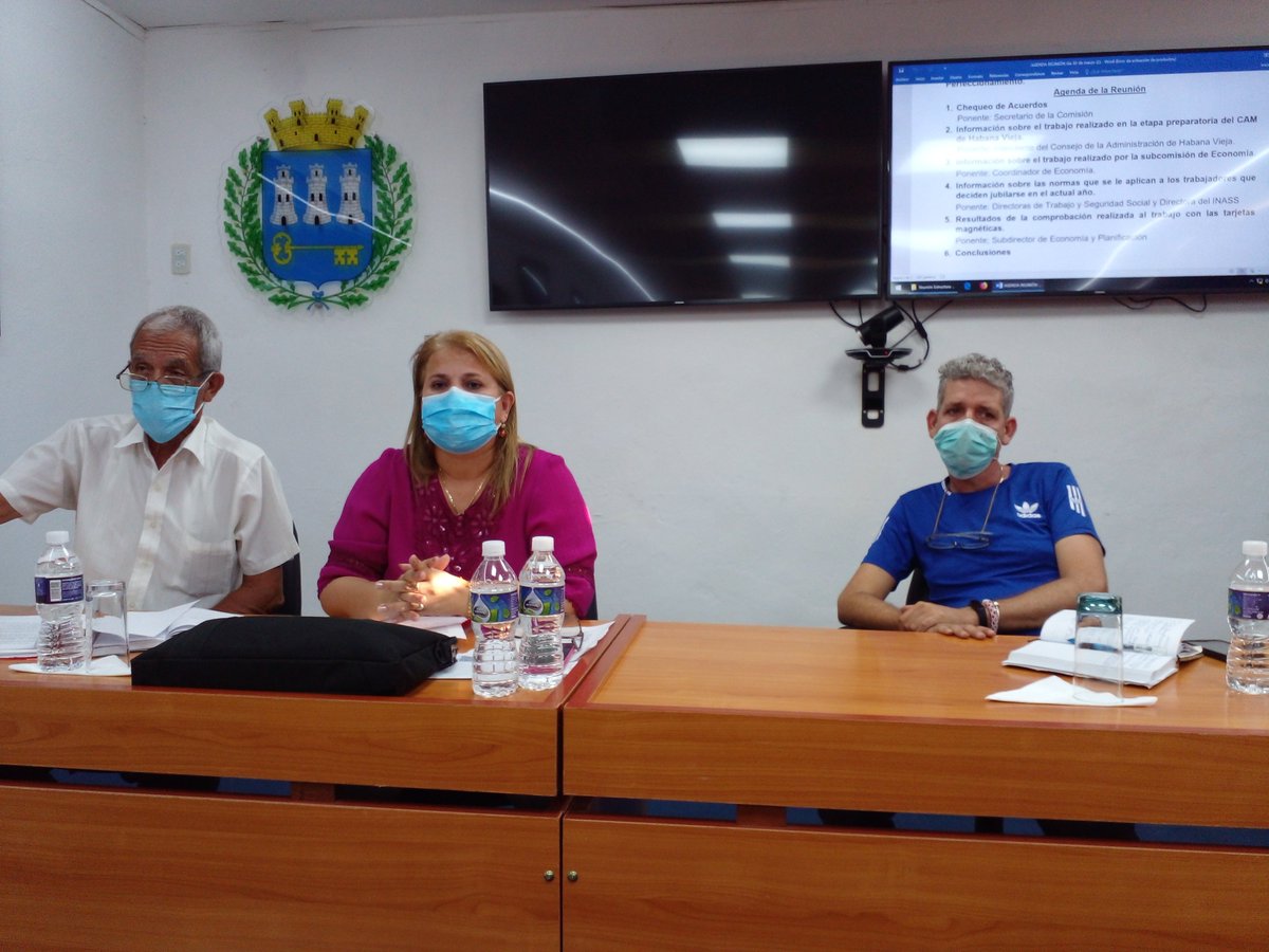Reunión de la Comisión de Perfeccionamiento del <a href="/gobhabana/">Gobierno La Habana</a> presidida por <a href="/YanetHzP/">Yanet Hernández Pérez</a> se inicia con el chequeo de los acuerdos adoptados, el Intendente del municipio Habana Vieja brinda información del trabajo realizado en esta etapa preparatoria.<a href="/RGZapata500/">Reinaldo García Zapata</a> #VamosConTodo #Cuba