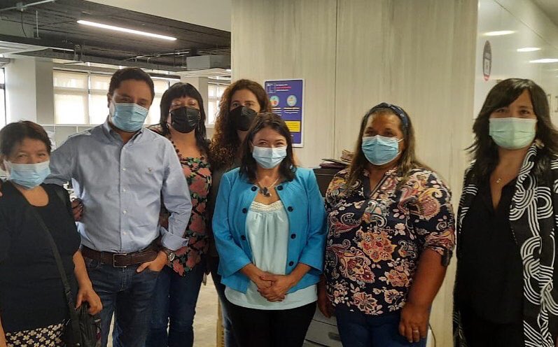 ServiuRM's tweet photo. Hoy la directora Juana Nazal se reunió con la alcaldesa de @MuniLaPintana, @ClaudiaPizarro, el edil de @MuniLaFlorida, @rodolfocarter, y la directora de @DTPMet, @PaolaTapiaSalas, para evaluar y concretar acciones en torno a la pavimentación de la calle Bahía Catalina. https://t.co/B76uS2BCyB