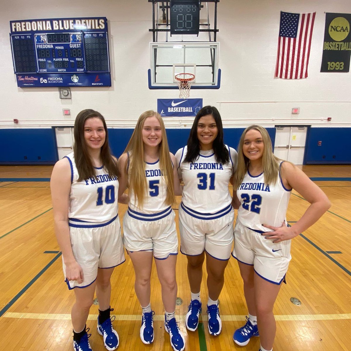 FredoniaWHoops's tweet photo. Happy National Student-Athlete Day to these amazing young ladies! Thank you for always making us smile and giving us so much!! #FSUKnow @FredBlueDevils @BlueDevils_SAAC https://t.co/iZf9CMFFgw