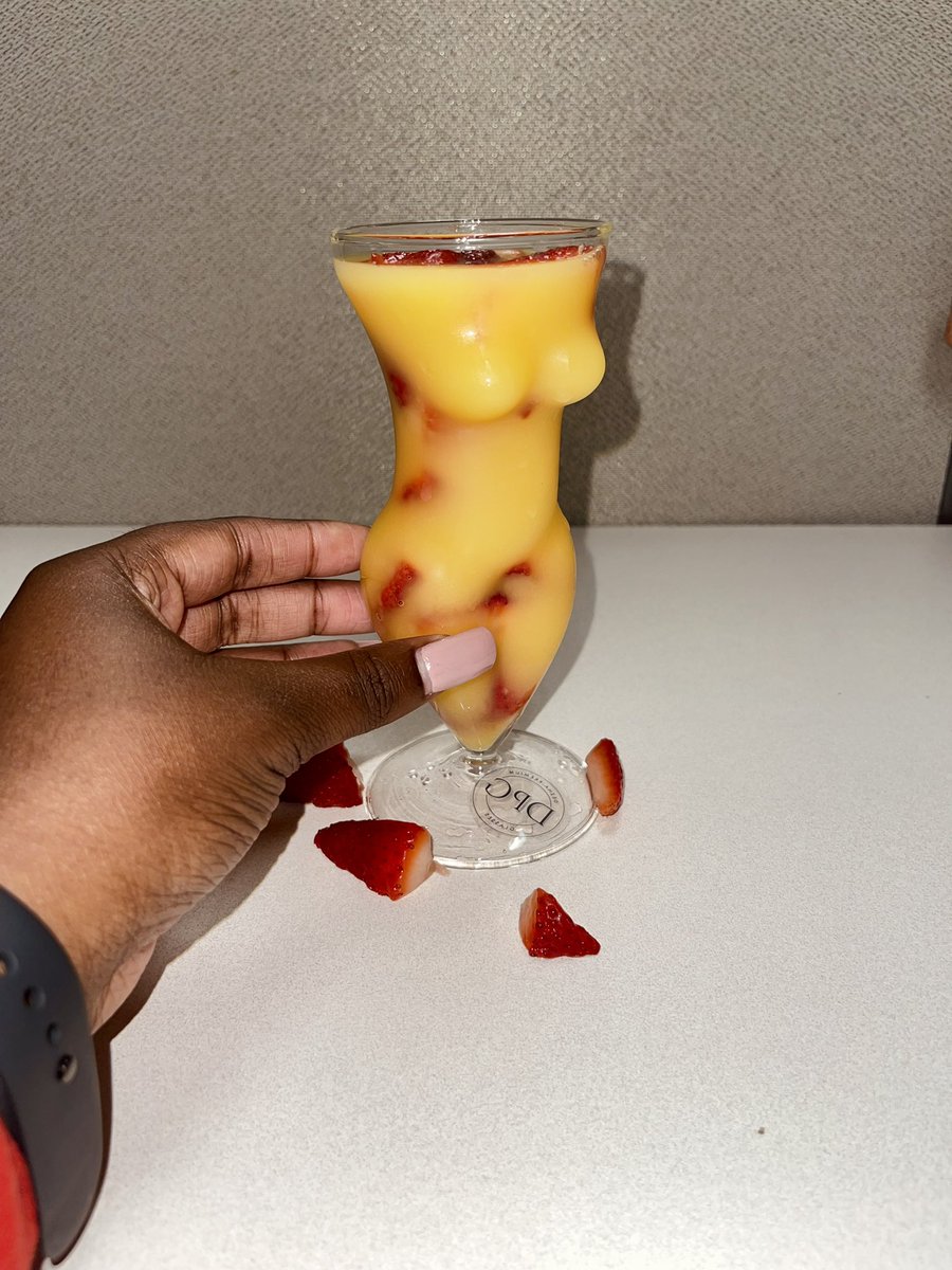 Xoxo_Tay__'s tweet photo. I created a mini women’s body stemless wine glass, what y’all think? https://t.co/ue2MmaBwJM