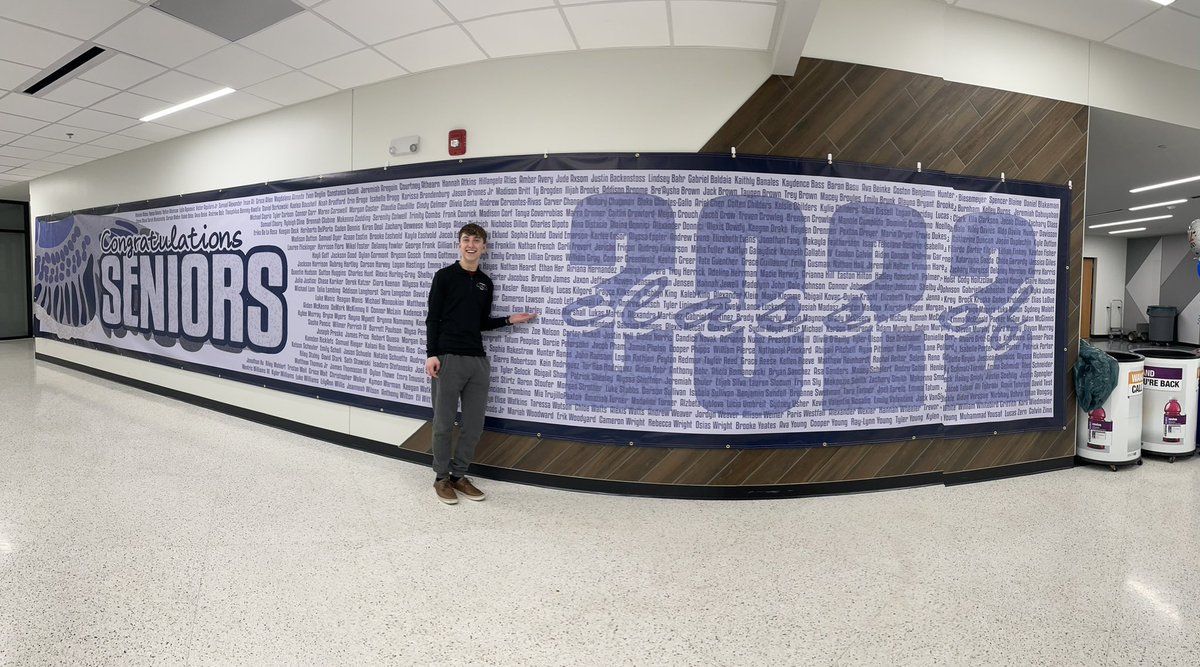 LHSJAYS's tweet image. The creator of the Senior Banner is revealed…Senior @evanmarley4!