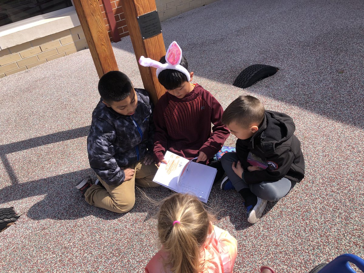 BrittanyMurro's tweet photo. Our 2nd grade PERC kiddos have published their books! They even got to share them with @JenConnolly4 and @ValenteMeg’s classes as Bunny Book Buddies! We had a blast! #TigerStrong https://t.co/RxAyt7rwqX