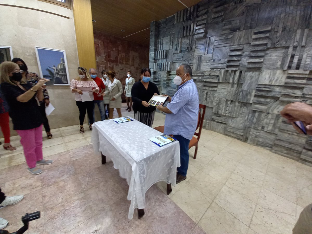 escribano_cruz's tweet photo. En el acto final de entrega del cargo del 1er Secretario del PCC comp.Federico Hernandes a Yanaisi Capo Napoles #QUEVACONTODO.
#HayContinuidad
#GranmaVive. https://t.co/clXwYpGH7f