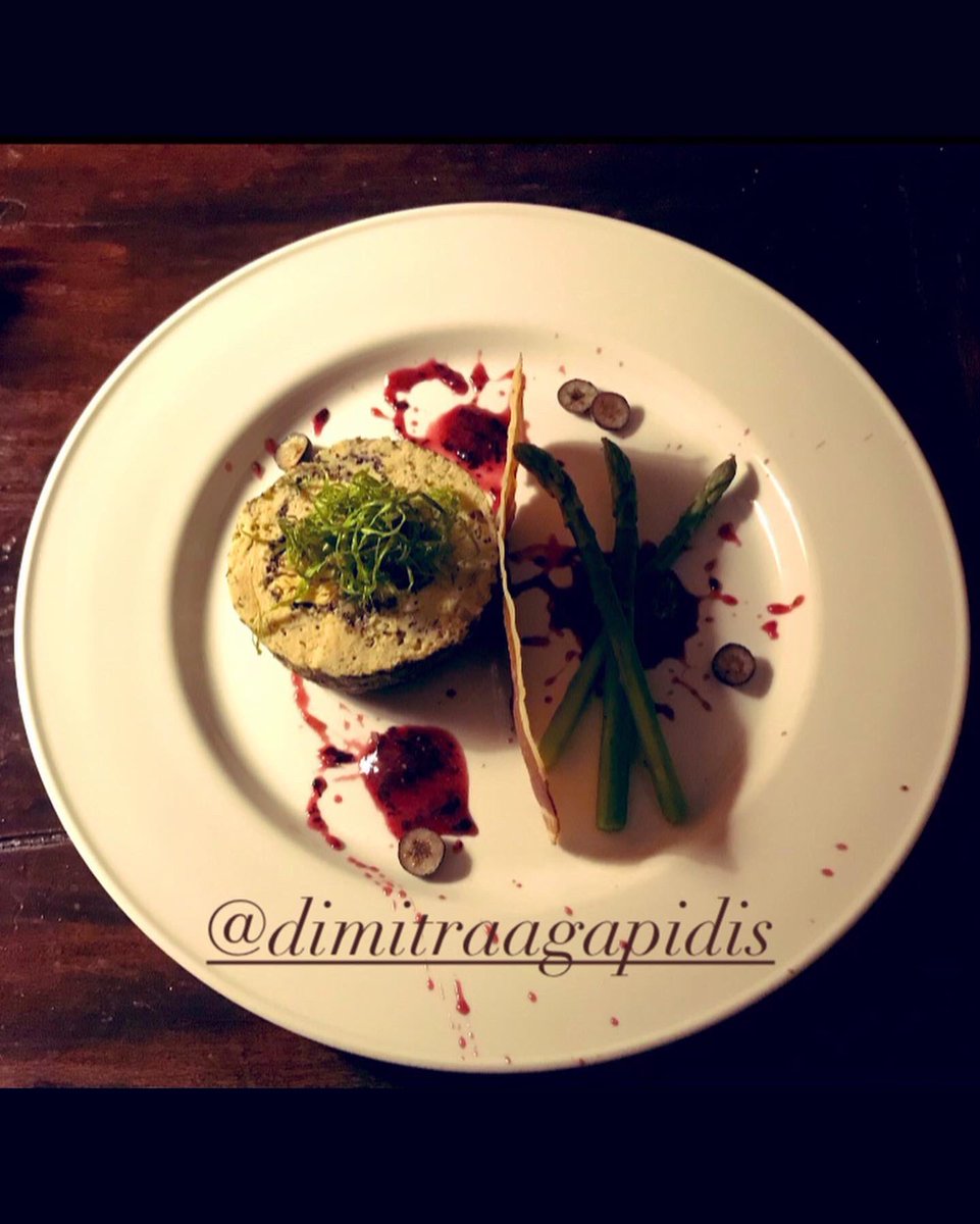 DTentation's tweet photo. A taste of my new menu.
#mosaic #chicken #volaille #jambon #prosciutto fume #asparagus #asperges #myrtilles #blueberries 
.
.
.
.
.

#chefdimitra
#delectablebistronomy #cheflife #toutfaitmaison #organic #healthy #amour  #cuisine #food #france  #lesdouceursdelatentation https://t.co/kUtLnF4XJf