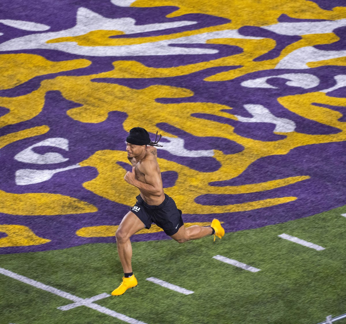 TravSprad's tweet photo. Advocate photos: LSU football players get a chance to impress for NFL, on LSU Pro Day, Wed., April 6, 2022 in Baton Rouge, La. @theadvocatebr @LSUfootball https://t.co/2BQkQsMCWc https://t.co/HeSHCztXVP