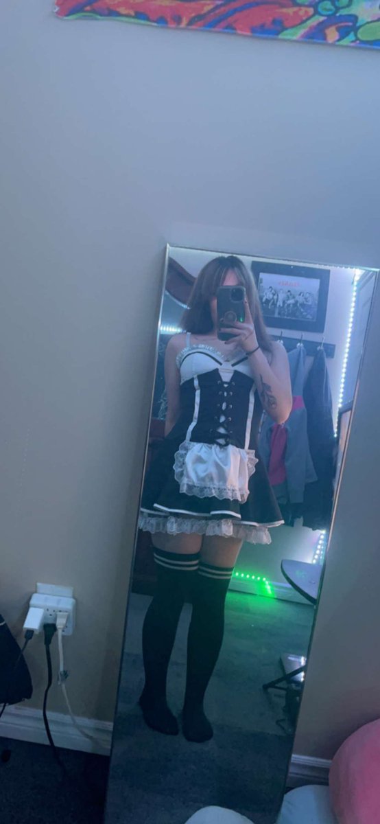 Jeonskitty03's tweet photo. who needs a maid~ https://t.co/mJstM8LZHV