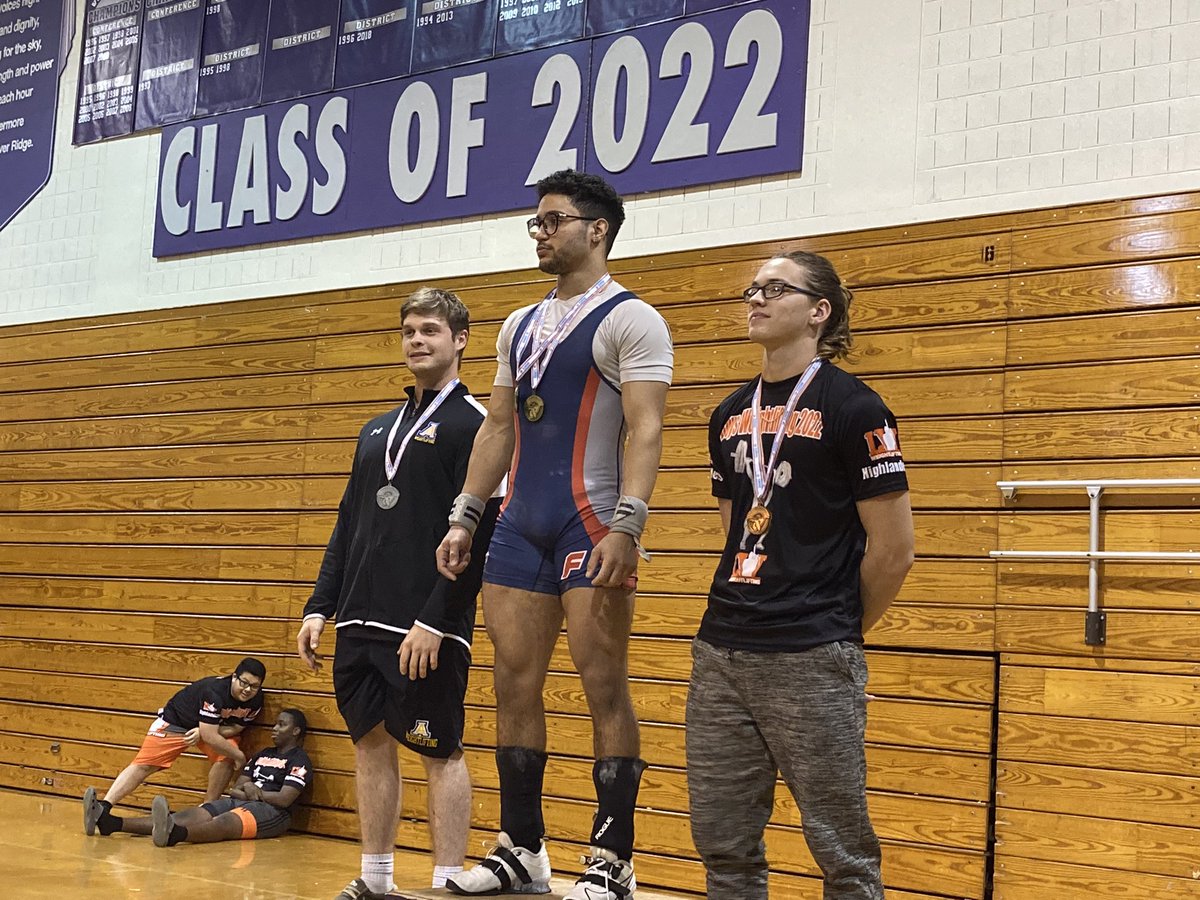 Fivay Weightlifting tweet media
