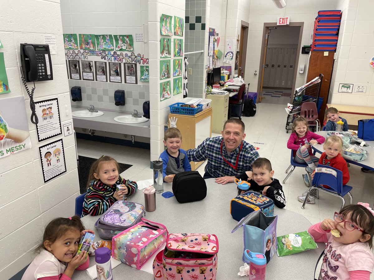 SPSprincipal3's tweet photo. Awesome day with my “little” friends in Little Cardinals. They had a guest teacher today. Mat Man even showed up. #GreatTimeToBeACardinal https://t.co/71DQBsMGND