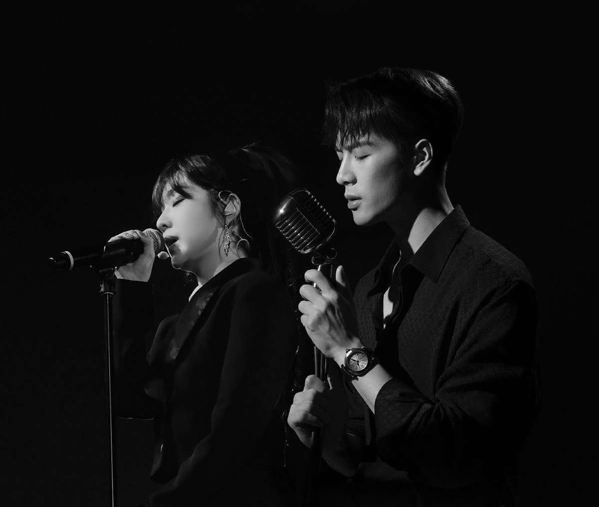 teamjackrene's tweet photo. Imagine them singing together 🎤🎤

#Jackrene #Gotvelvet https://t.co/czTenHQ8WS