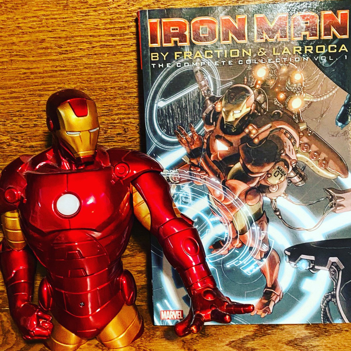SpideyJoe47's tweet photo. I really enjoyed Fraction’s run on Hawkeye, and I like Iron Man, so I figured why not expand my collection! Might be a good one to discuss on @bonelesscomics1 
#marvel #marvelcomics #ironman #tonystark #mattfraction #salvadorlarroca #bonelesscomicspodcast https://t.co/3ZPw6C87QE