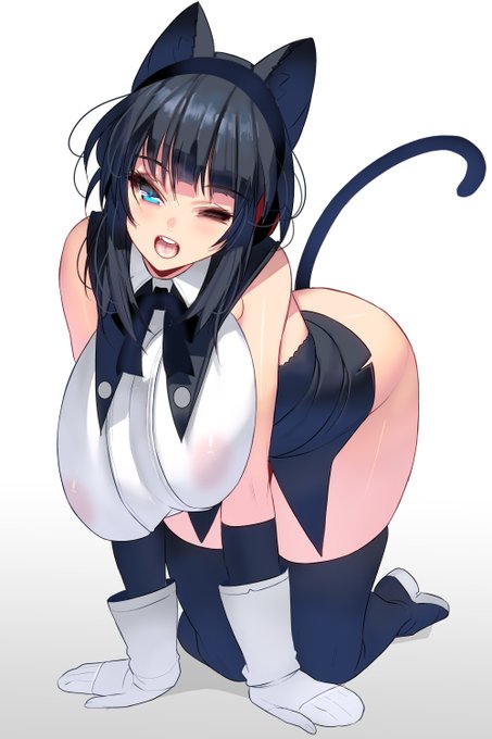 四つん這いおっぱい 