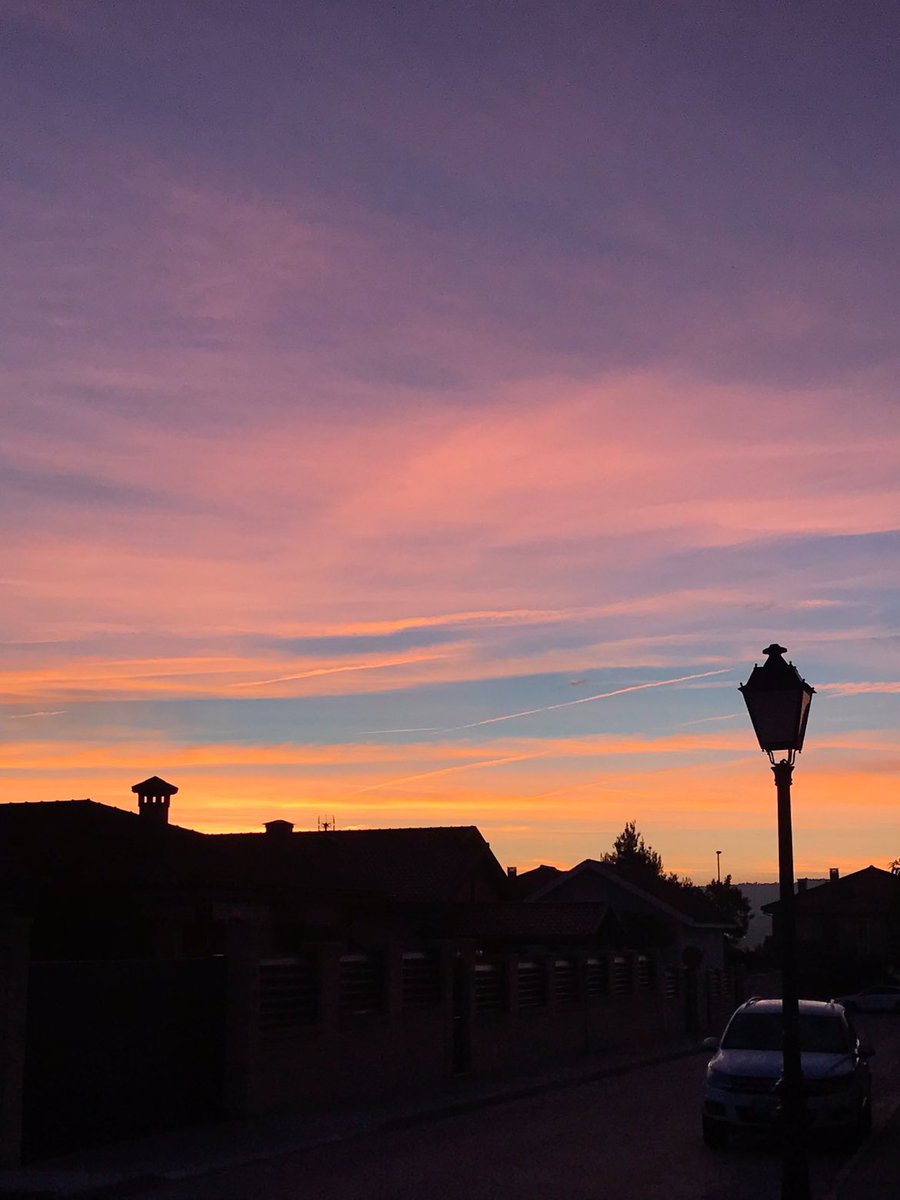 opacarofilia_'s tweet photo. qué terapéutico es el cielo https://t.co/PZDLhbxLGd