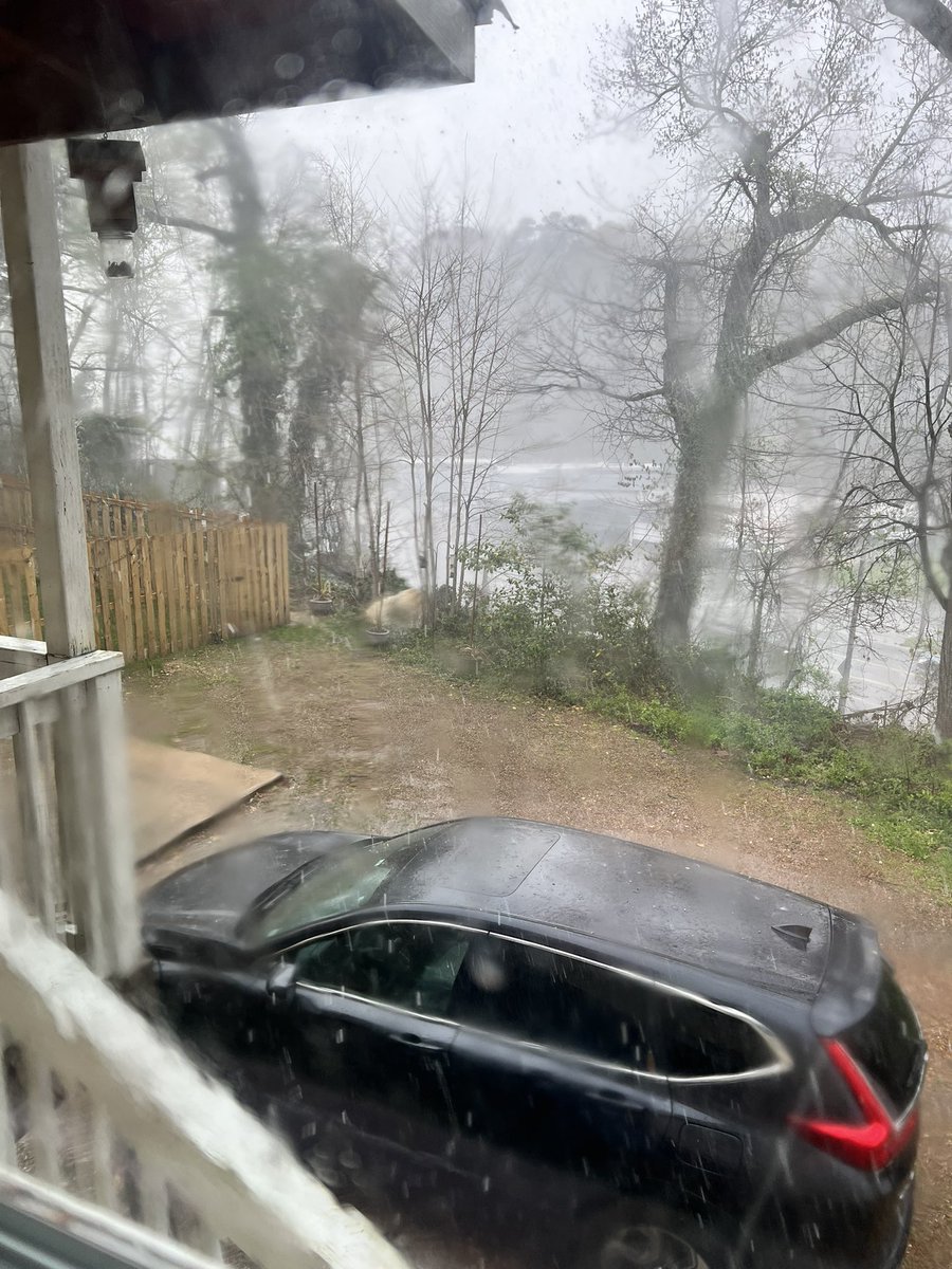 cmwatkin's tweet photo. @StormTrackBrian Yes. Very small https://t.co/S1DdbVW0Ro