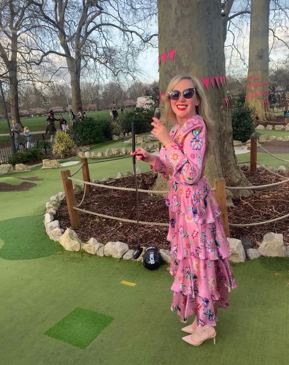 jesshopeevans's tweet photo. I went to one of my best friend’s weddings last month in Battersea @PuttinthePark and it was actually the best wedding ever 💒 Pizza, champagne, golf, a big brass band in the park, dancing all day long and ridiculous games 😍😍😍 https://t.co/H9fiK53CC5