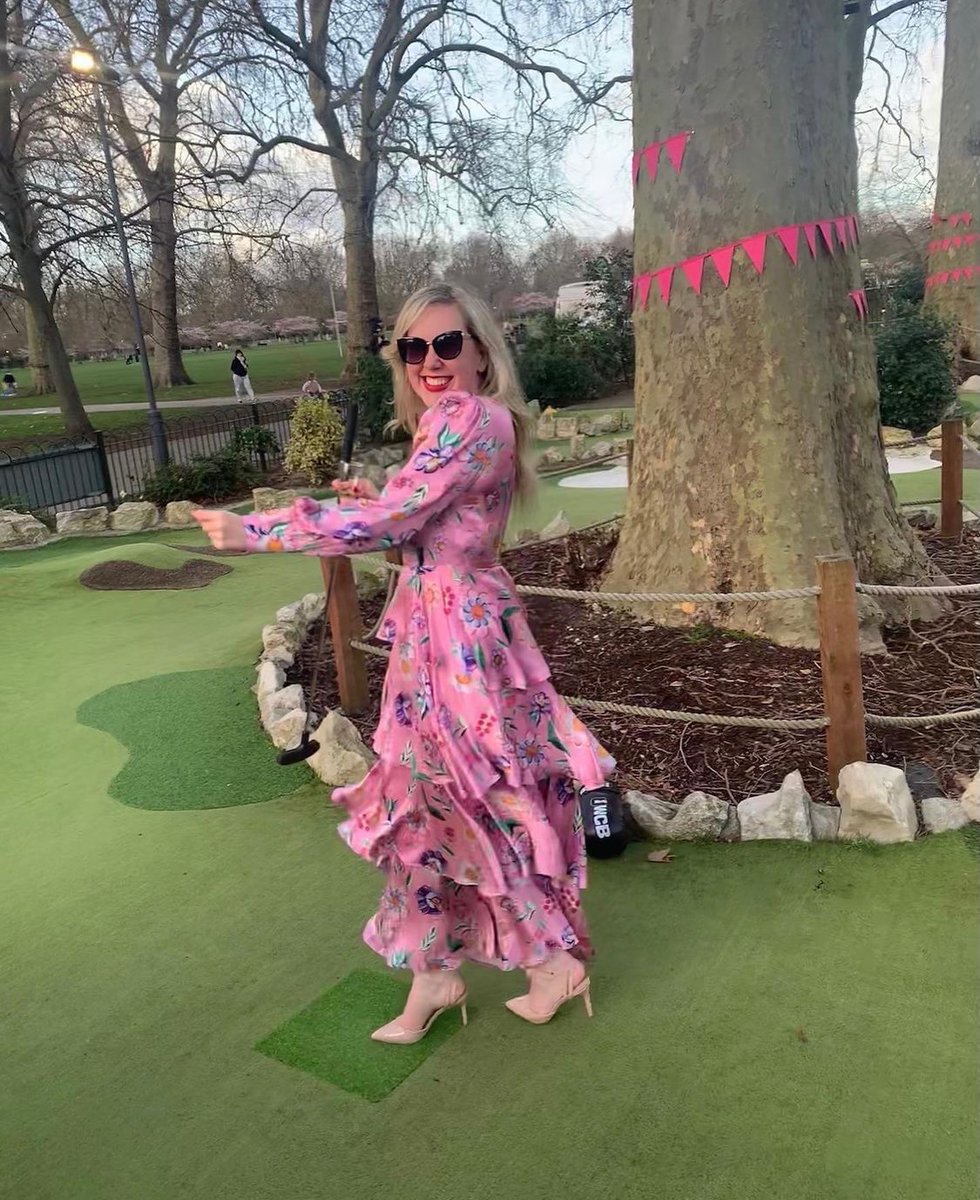 I went to one of my best friend’s weddings last month in Battersea <a href="/PuttinthePark/">Putt in the Park</a> and it was actually the best wedding ever 💒 Pizza, champagne, golf, a big brass band in the park, dancing all day long and ridiculous games 😍😍😍