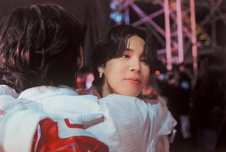 soulmataes's tweet photo. the way vmin are inseparable https://t.co/DBWgqwVhG7