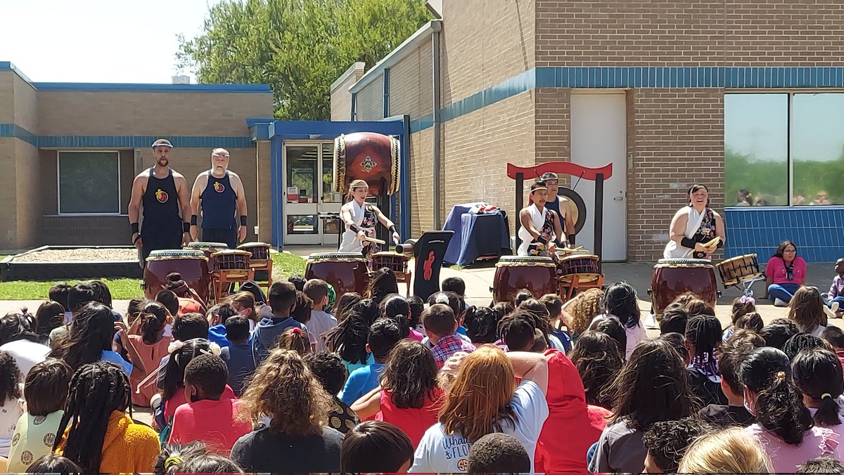 iEmListening's tweet photo. Our music teachers knocked it out of the park today! @MandyFaulkner &amp; Mrs. Wells. Wonderful Multicultural Program by our 3rd graders followed by a beat thumping performance by @KaminariTaiko. Way to go to our very own Mrs. Wells as she performed as one of the drummers. https://t.co/rD0Mwqusjt