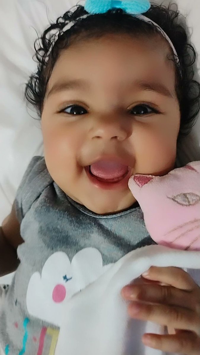 Luana22E's tweet photo. Esse sorriso é a coisa mais linda que eu já vi. É meu motivo de viver. É o que traz sentido para a minha vida. 🥰❤️
#MinhaLolo #VidaMinha https://t.co/0Kjollk2vJ