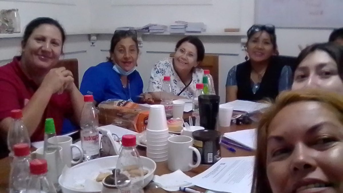 fenatsmetro's tweet photo. HOY // se reune nuestro #comitedeGenero de #FENATS. Cuidados infantiles, problemas con sala cuna y mayor presupuesto para los clubes escolares, como tambien la integracion de mesas de trabajo al respecto! Saludamos la iniciativa de nuestras compañeras
@ministeriosalud https://t.co/ml7yQRnrG7