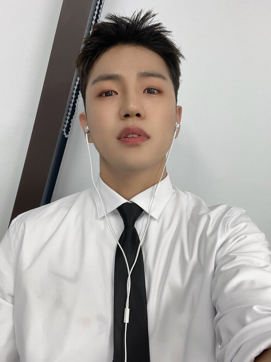 YooHun_'s tweet photo. [#DONGHUN] 
- Day 168
🤍💙
#ACE #CHOICE #StayWithYouLeeDonghun #staywithace https://t.co/LgUcQuad6H