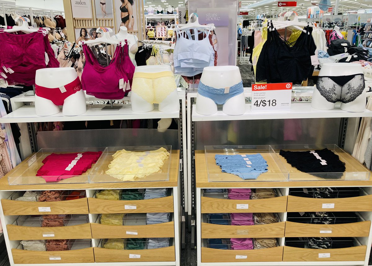 allydeetargetvm's tweet photo. Making the brand do the work for you. #springishere #target rock that roygbiv!
@Hbeasknees https://t.co/yg5aXLDY0B