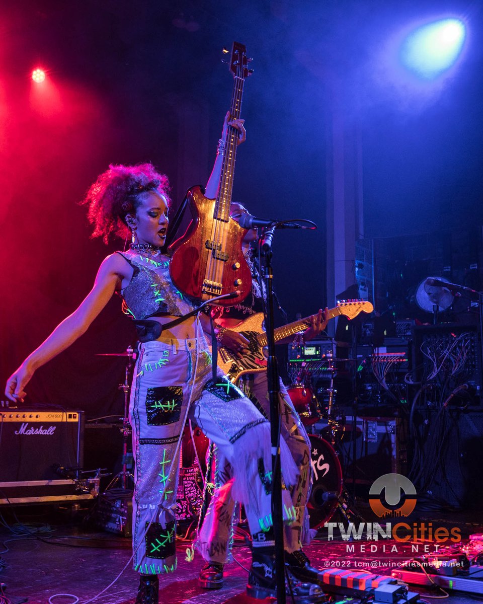 TCMdotnet's tweet image. I almost got blown out of the photo pit by @NovaTwinsMusic at the @VarsityTheater last night. GO......SEE.......THEM!!
bit.ly/3JtUqQp