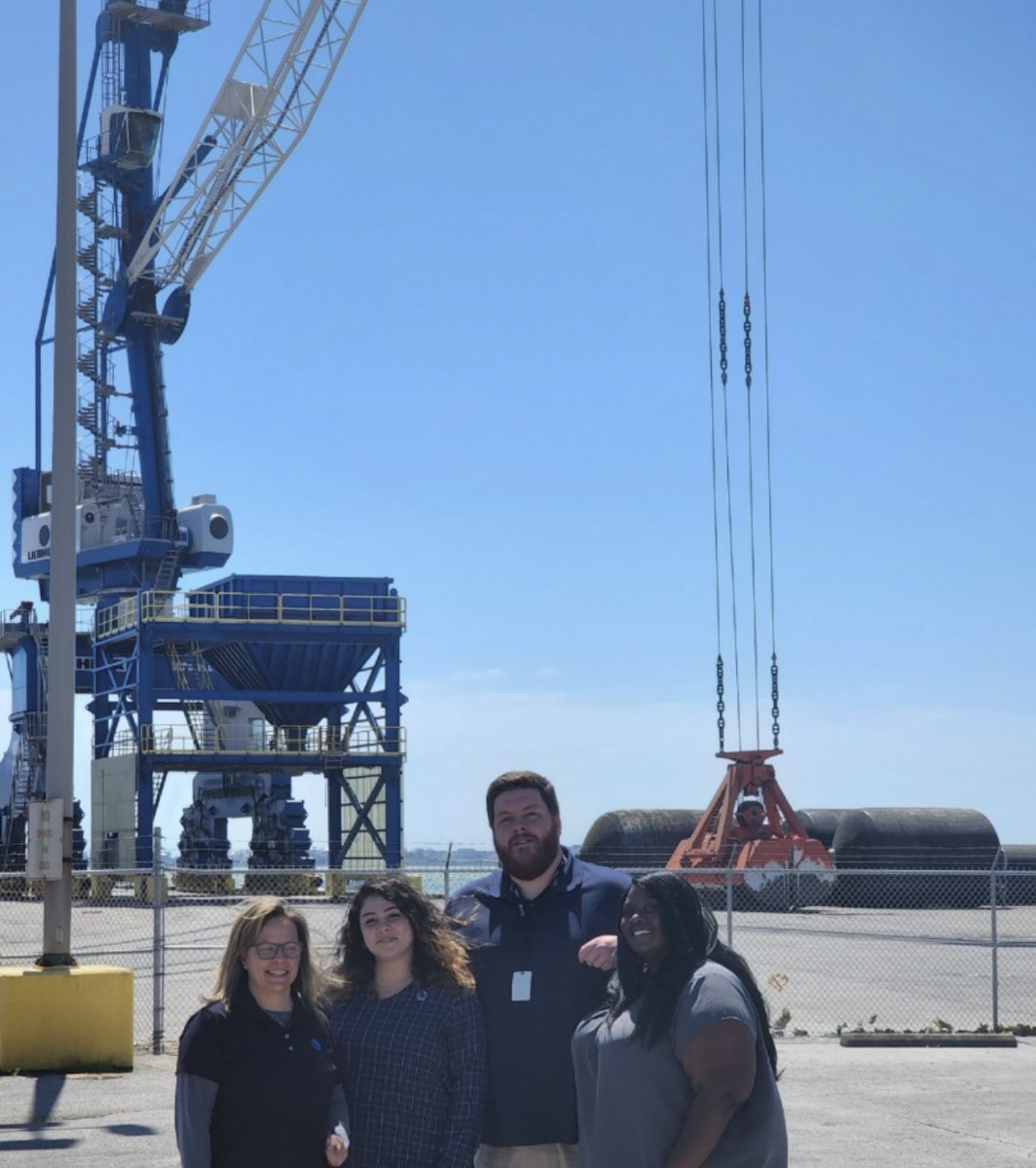 910BigDog's tweet photo. beautiful day to hang out at the NC Ports Authority PD in Morehead City and get some of their officers switched to @FirstNet ! back at it tomorrow at their Wilmington department! #FirstNetFirst @404girl @jerryfornwalt @nmvd1025 @DomDavis_ @dorinda_warlick https://t.co/MvRWBbUyn9