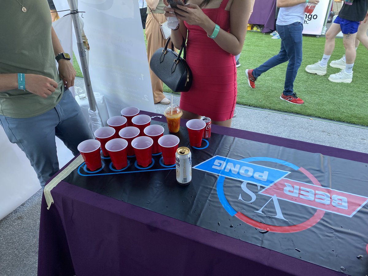 REVERBrewards's tweet photo. Pin Heads pls welcome @0xDige to the fam. He came focused and ready to win a pin in a vicious game of beer pong. 

#HackerHouseMiami https://t.co/Ifp98zGpFN