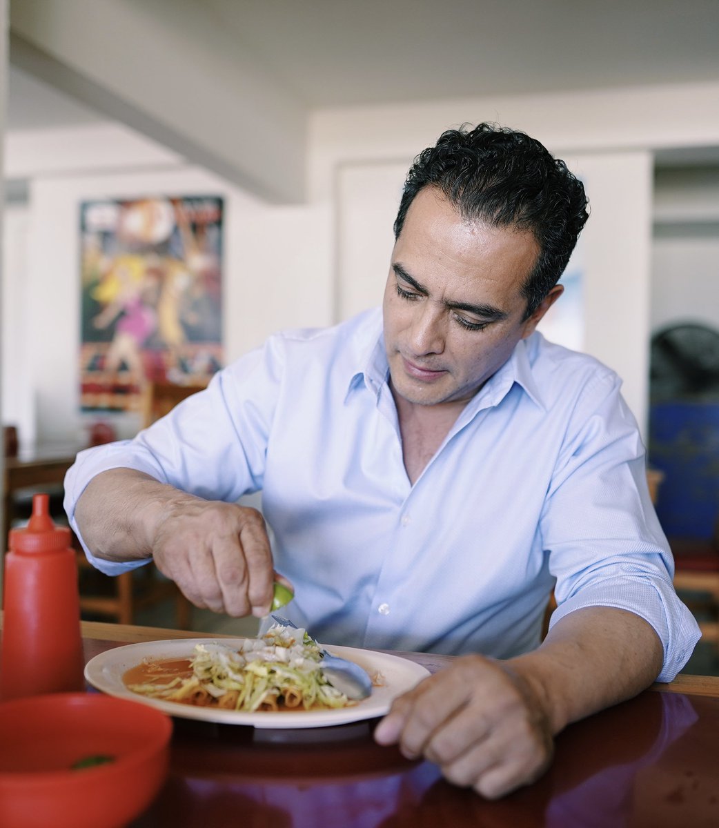 josejoseantonio's tweet photo. Nos fuimos a comer unos tacos encuerados, de mis favoritos.
¡Qué rica es la gastronomía duranguense!
#Durango #durangomexico #durangomx #gastronomiamexicana https://t.co/lGLBiHidpk