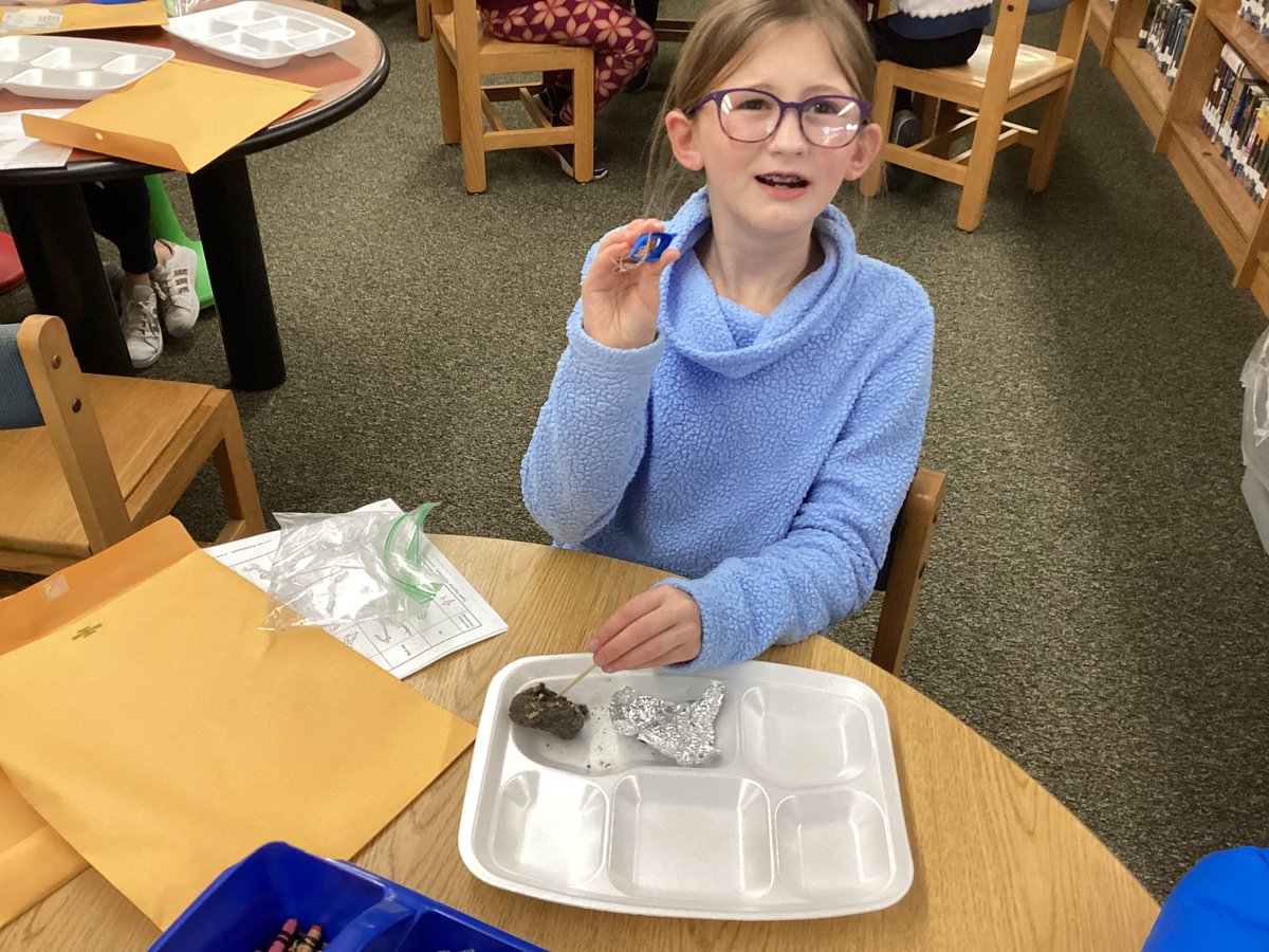 ElibraryPw's tweet photo. The best faces &amp; findings from Team S.T.E.A.M.’s owl pellet class owl🦉🦴 https://t.co/7wwtBqXMFI