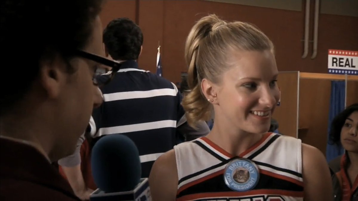 thinkerbrittany's tweet photo. the way brittany looks at santana <3 https://t.co/IXbKf52UM3