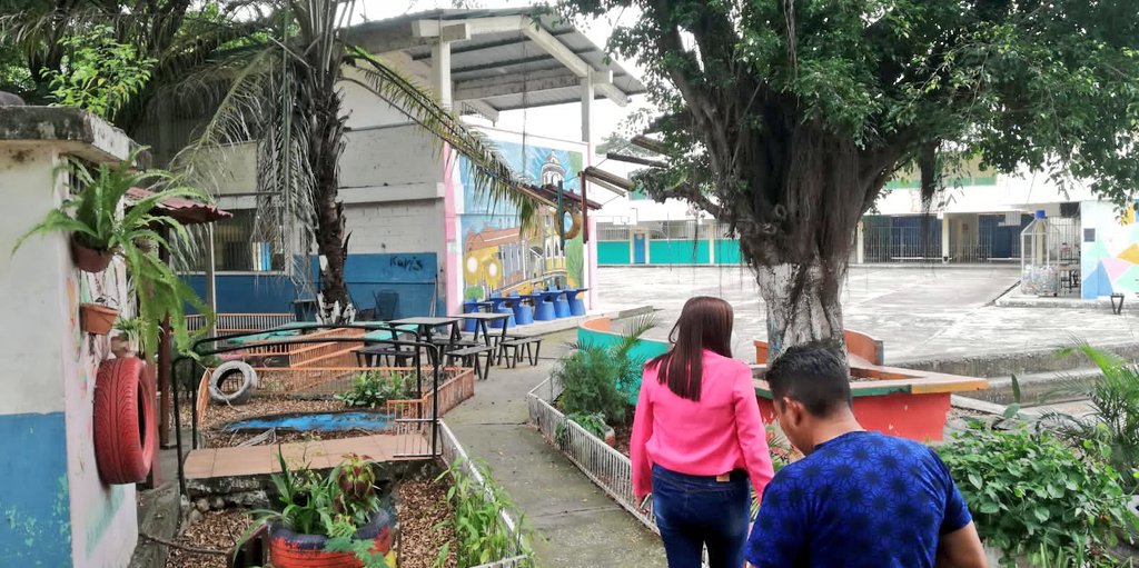 monka78's tweet photo. Hoy me despido del distrito #09D04 haciendo lo que más me llena. Recorrí las instituciones educativas en un ejercicio de transición responsable que permitirá dar continuidad a los procesos iniciados en beneficio de las comunidades educativas
Gracias!
@Educacion_Ec @YeceniaLimon https://t.co/NMxONsAEzi