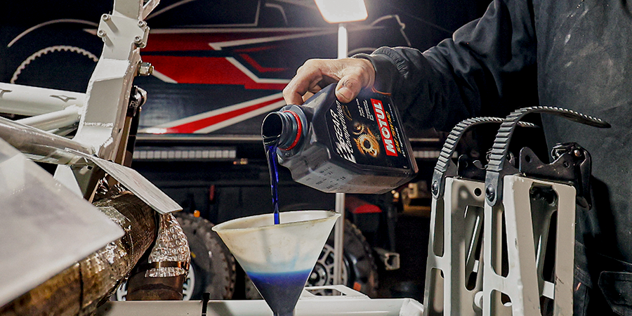 MotulMX's tweet photo. La transmisión de tu auto es muy importante. En Motul estamos trabajando para tener un producto específico para cada tipo de transmisión.
Estamos seguros de que tenemos algo de la mejor calidad para ti.

#Motul #Transmission #ATF #Gearbox #CVT #DSG https://t.co/RbwX95dEnC