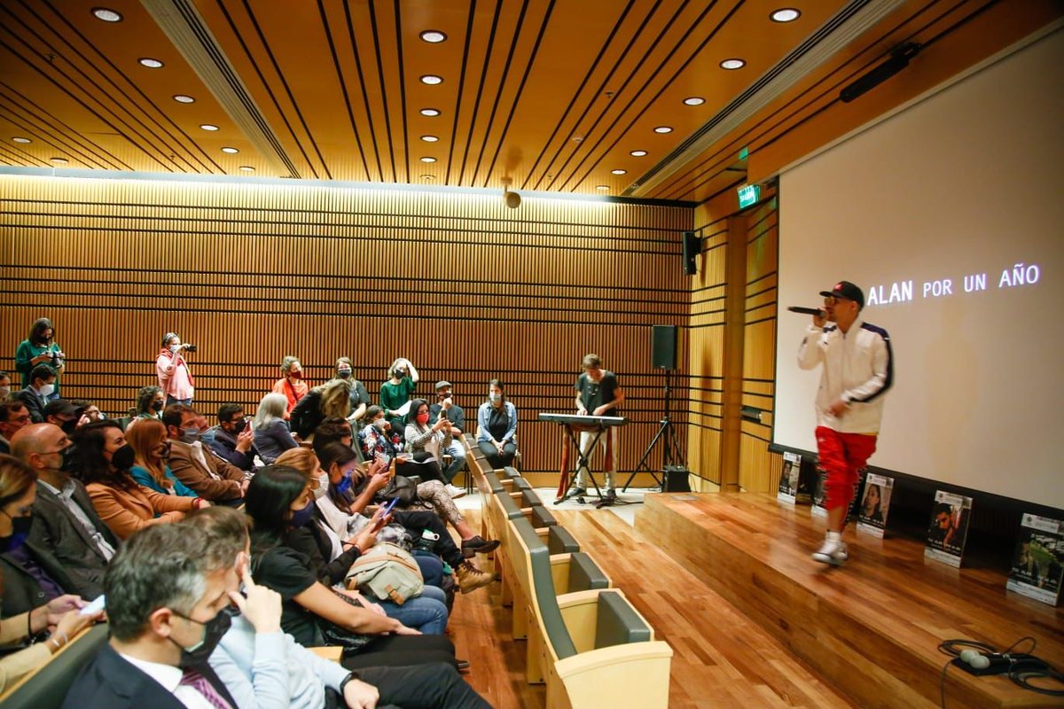 iadepp's tweet photo. Desde @iadepp participamos en la función de preestreno de "Fui Alan por un año", el documental producido por @grupo_documenta e @incaa_argentina. Un testimonio de personas que no fueron registradas al nacer en Argentina, retratado desde la experiencia. (sigue) https://t.co/mh22xq9hPW