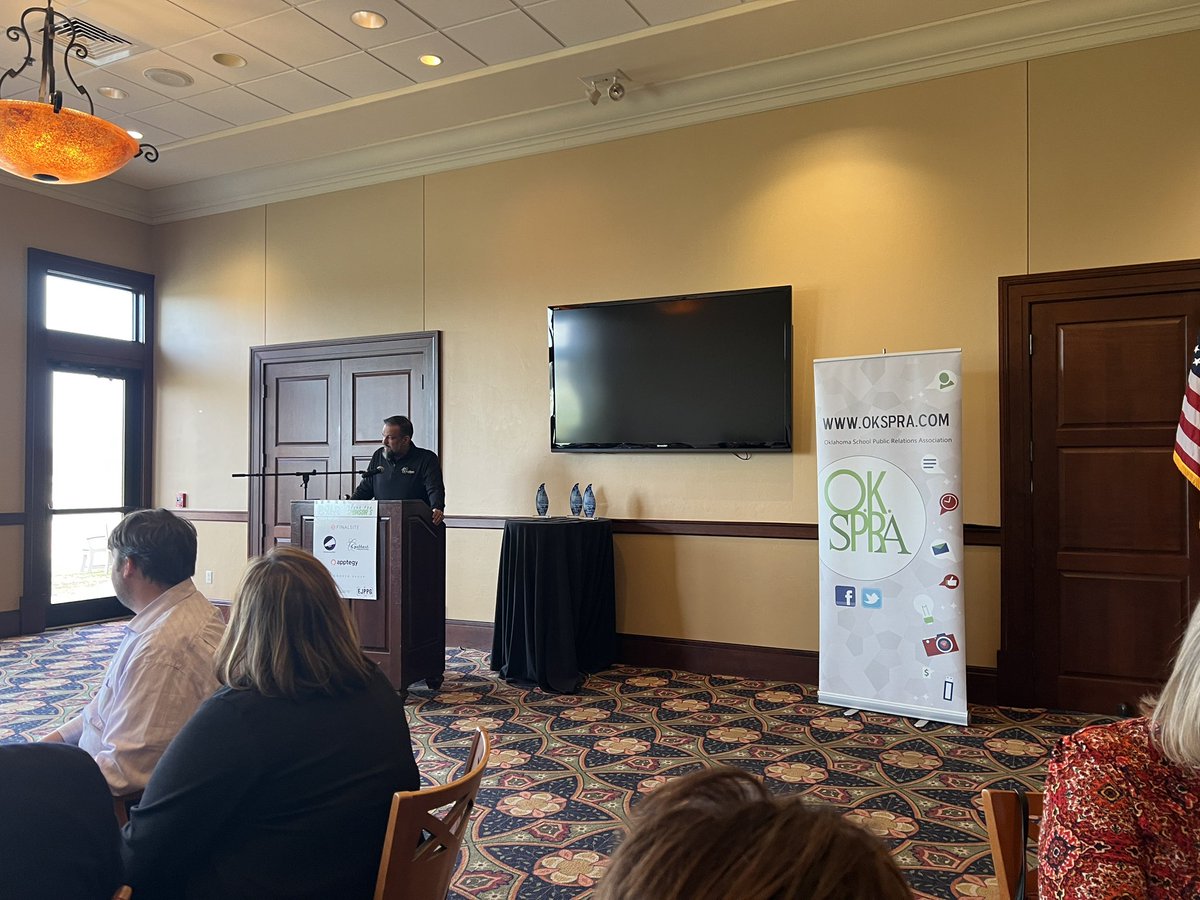 A great message from <a href="/thechrismyee/">Kris Yee</a> from <a href="/GabbartCom/">Gabbart</a> kicking off the <a href="/OKSPRA/">OKSPRA</a> awards banquet!