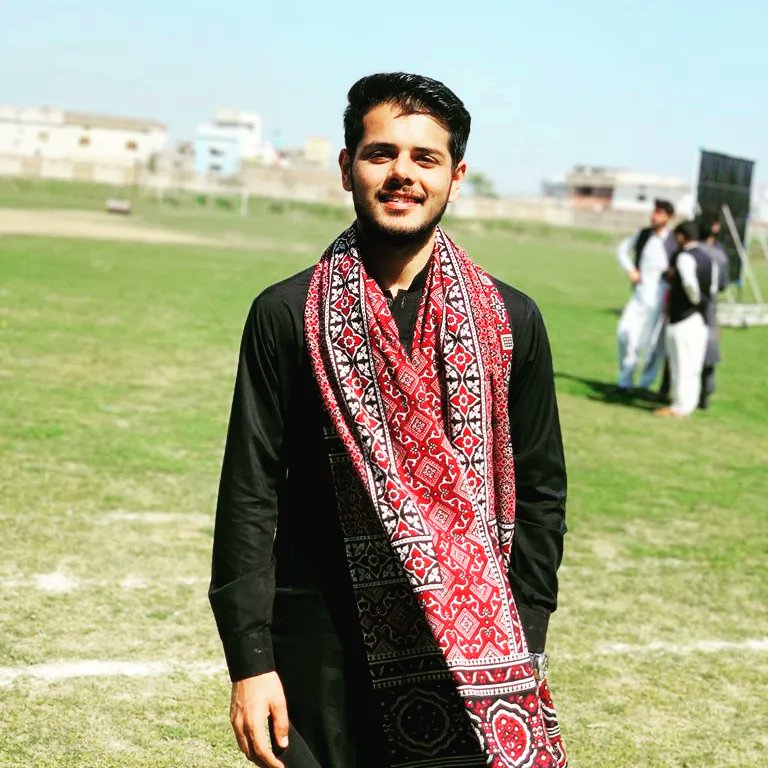 AliyanHaiider's tweet photo. مدّت کے بعد آج , فقیروں کے جام میں!!!! 
اُتری ہے کہکشاں ،تیری آنکھوں کی خیر ہو..............
#NewProfilePic #uetian #engineers https://t.co/e2Eq1izueJ